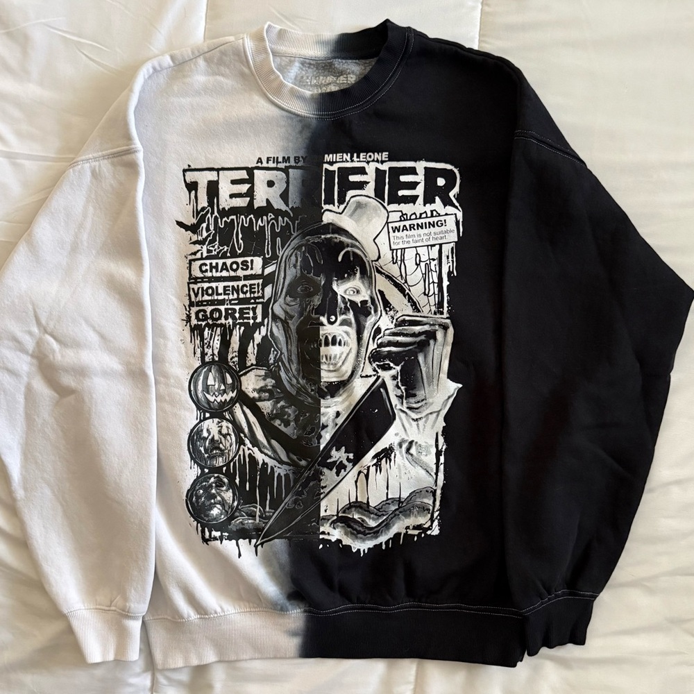 Black and White Graphic Men’s Sweatershirt